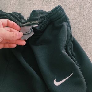 Black Athletic Nike Sweatpants L